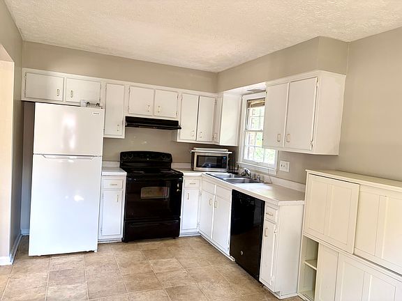 2nd image of 321 E Tiverton Way