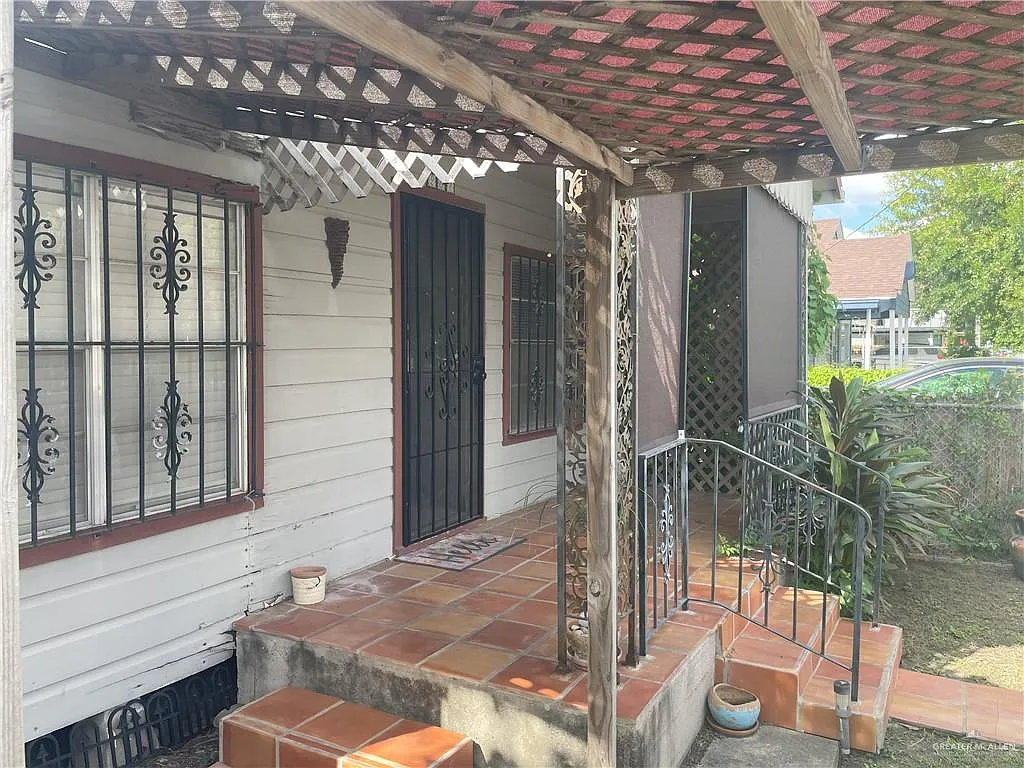 1 bed, 1.0 bath, 981 sqft, $750 — Photo 2