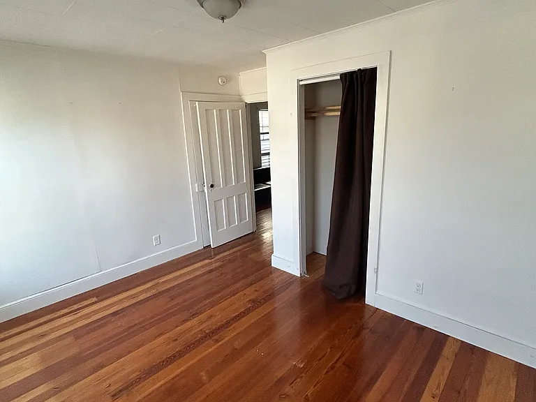 229 Robinson St #2 — Photo 5