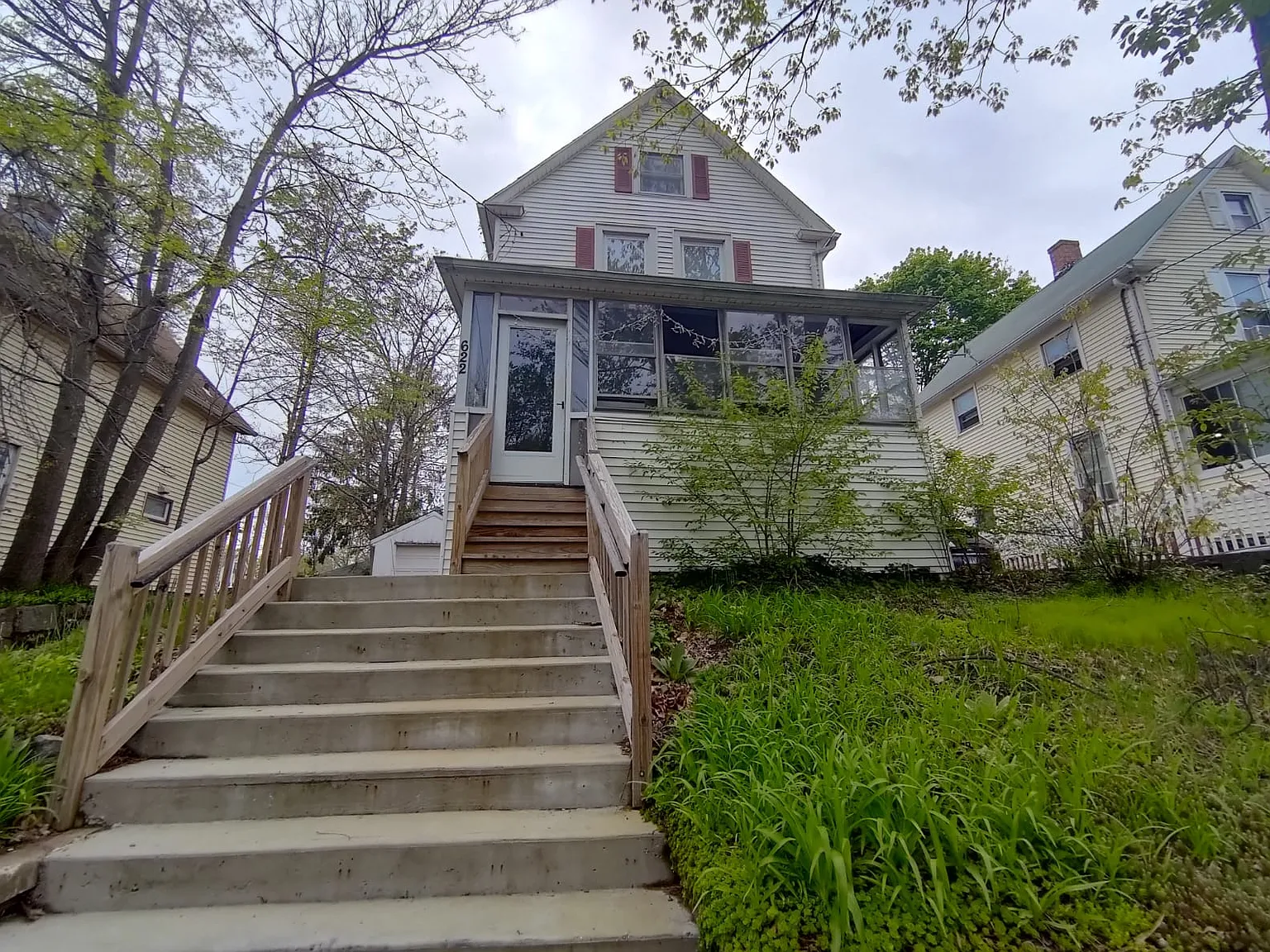 3 bed, 1.5 bath, $2,500 — Photo 1