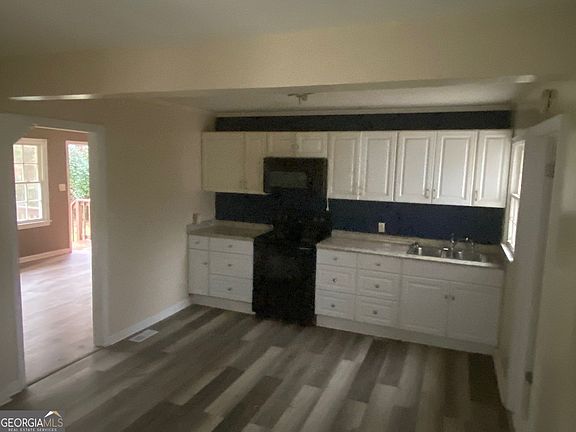 3rd image of 1765 Elaine Dr