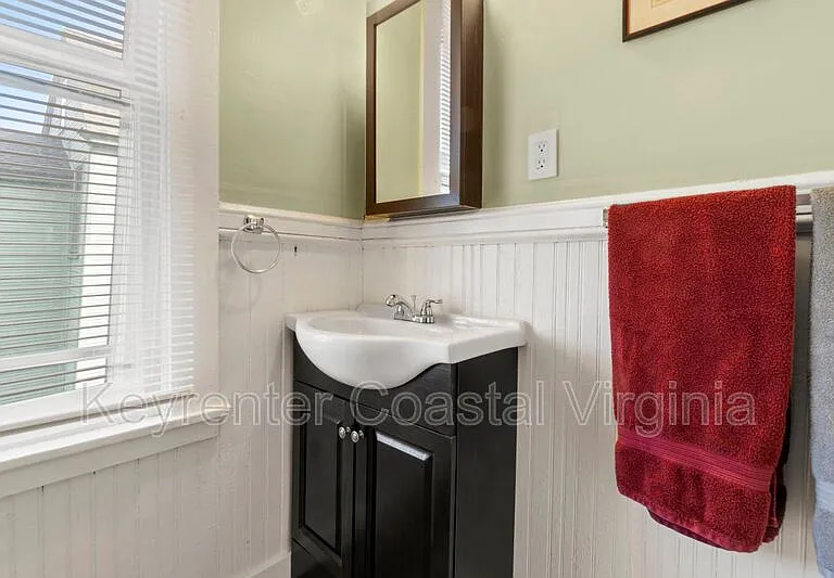 338 Main St #B — Photo 10