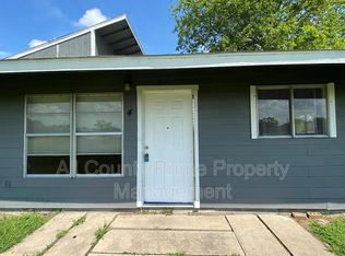 500 Austin Rd #4, Eagle Lake, TX 77434