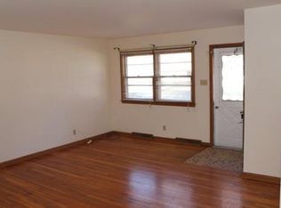 5515 SW Drury Ln, Topeka, KS 66604