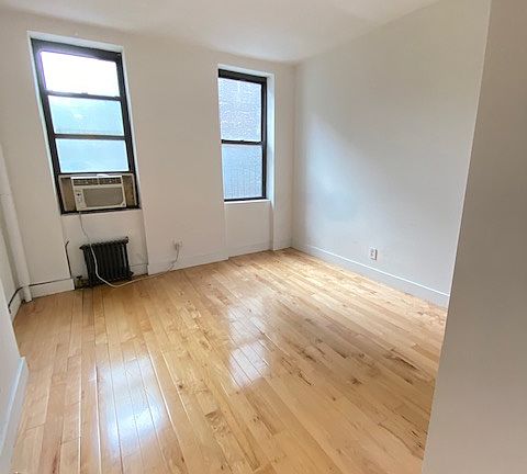 3rd image of 1462 2nd Ave #3