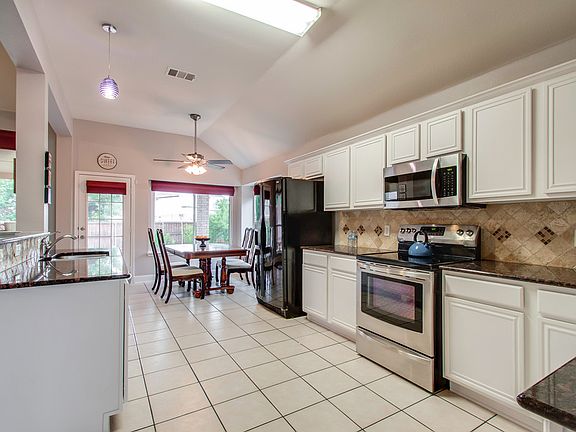 5th image of 1415 Stone Canyon Way
