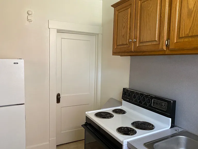 4652-54 Farnam St #4648 — Photo 13