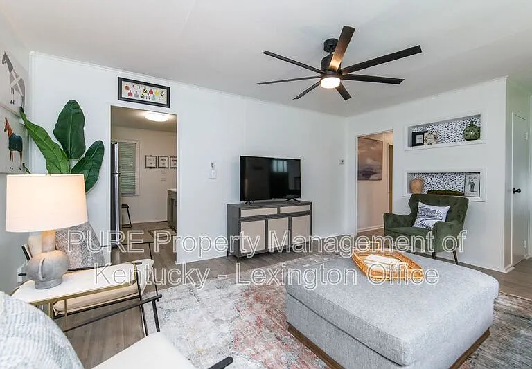 321 Mockingbird Ln — Photo 6