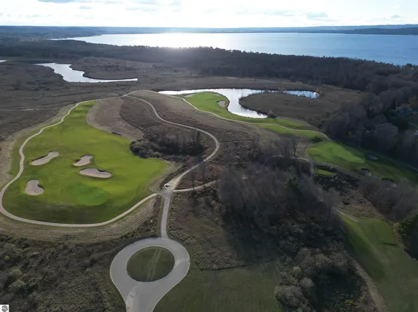 4101 Dornoch Ct, Williamsburg, MI 49690