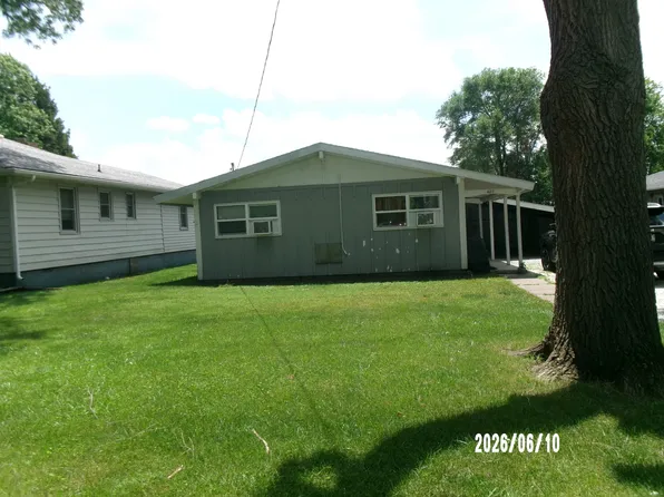 423 W Chestnut St, Hoopeston, IL 60942
