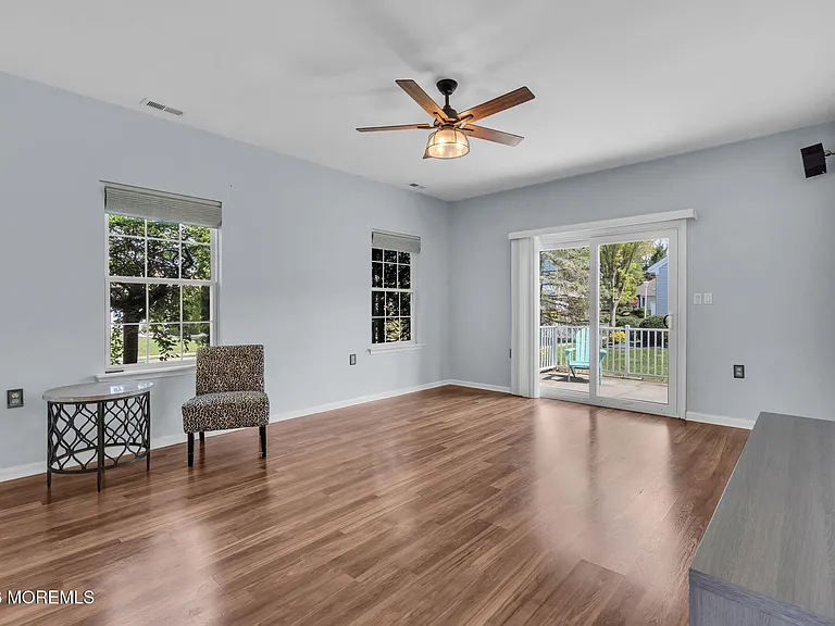 1 Evans Ct — Photo 17