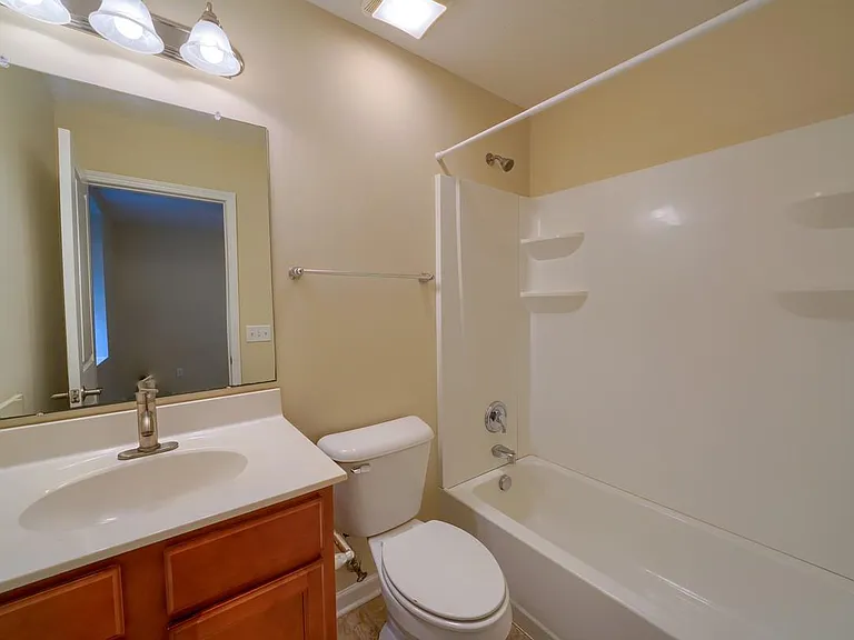 1354 Ida Ave — Photo 9