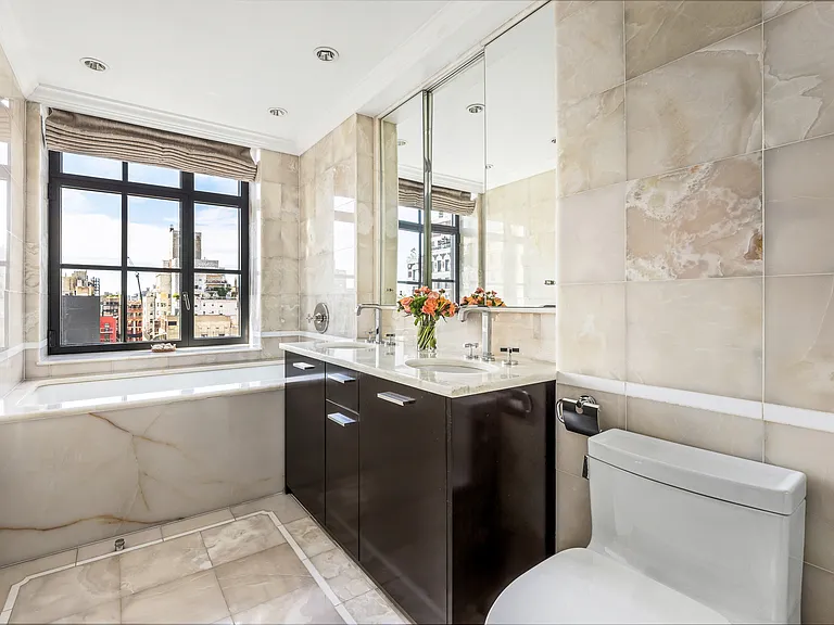 985 Park Ave #12/13 — Photo 11