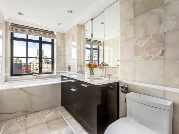 985 Park Avenue image 10 of 16