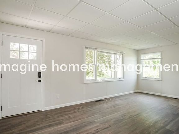4th image of 10937 Carlson Dr
