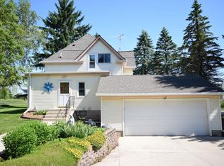 759 Cedar Beach Rd, Belgium, WI 53004