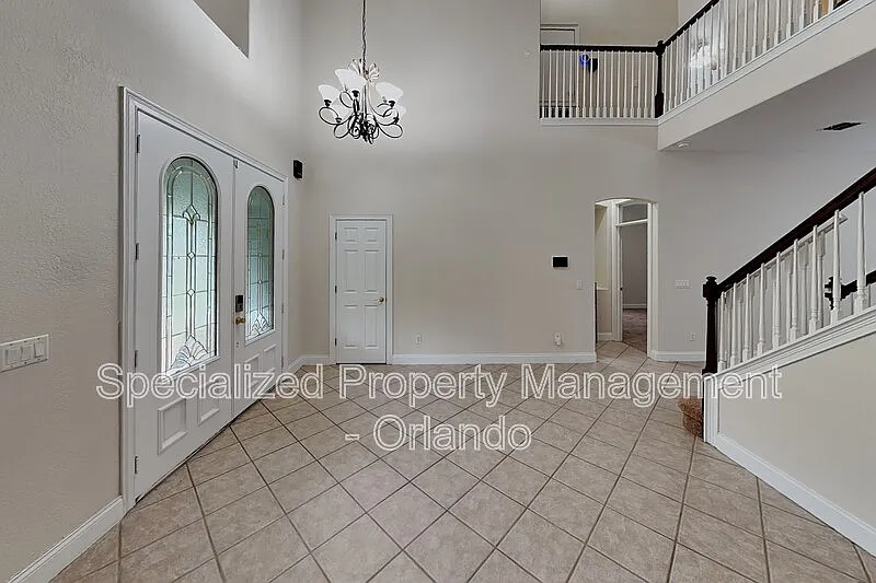 9 bed, 7.0 bath, 4638 sqft, $7,500 — Photo 4