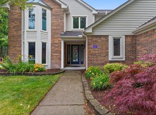 13824 Woodsett Ct, Shelby Township, MI 48315