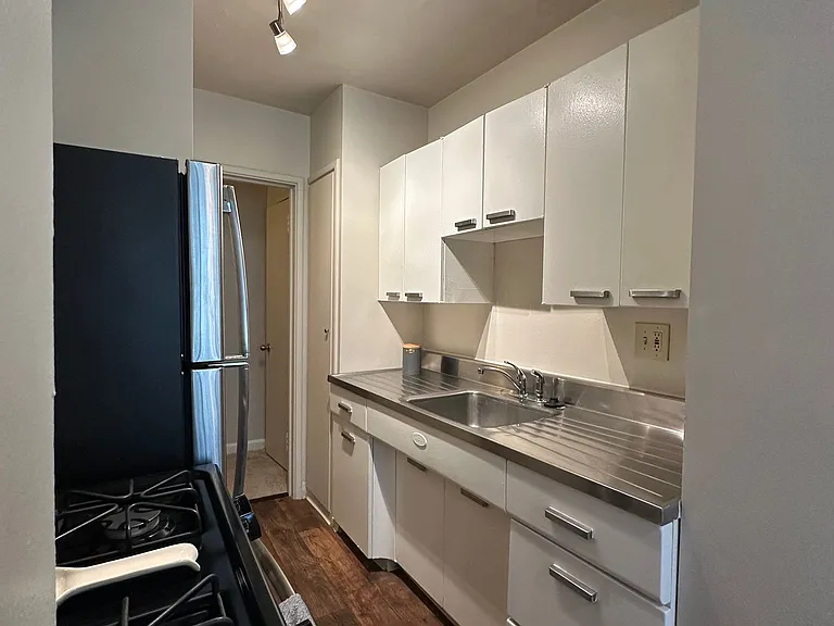 Alexander's Place at 1625 H ~ Discover Timeless Charm in the Heart of it All! — Photo 10