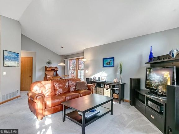 4th image of 8827 Knollwood Dr