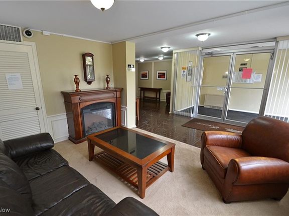 3rd image of 11811 Lake Ave APT 103