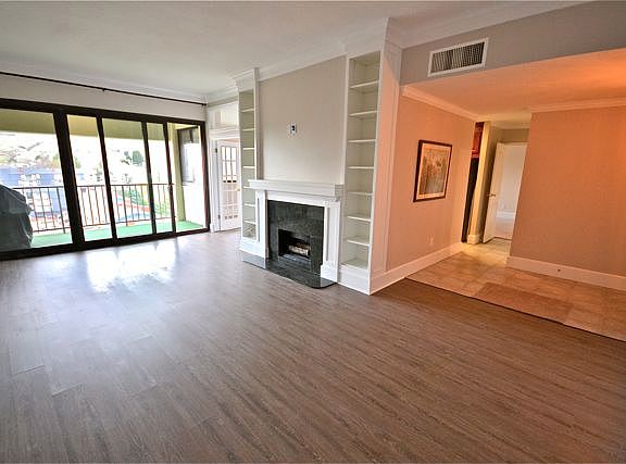 4th image of 241 N Vine St Ph 1E