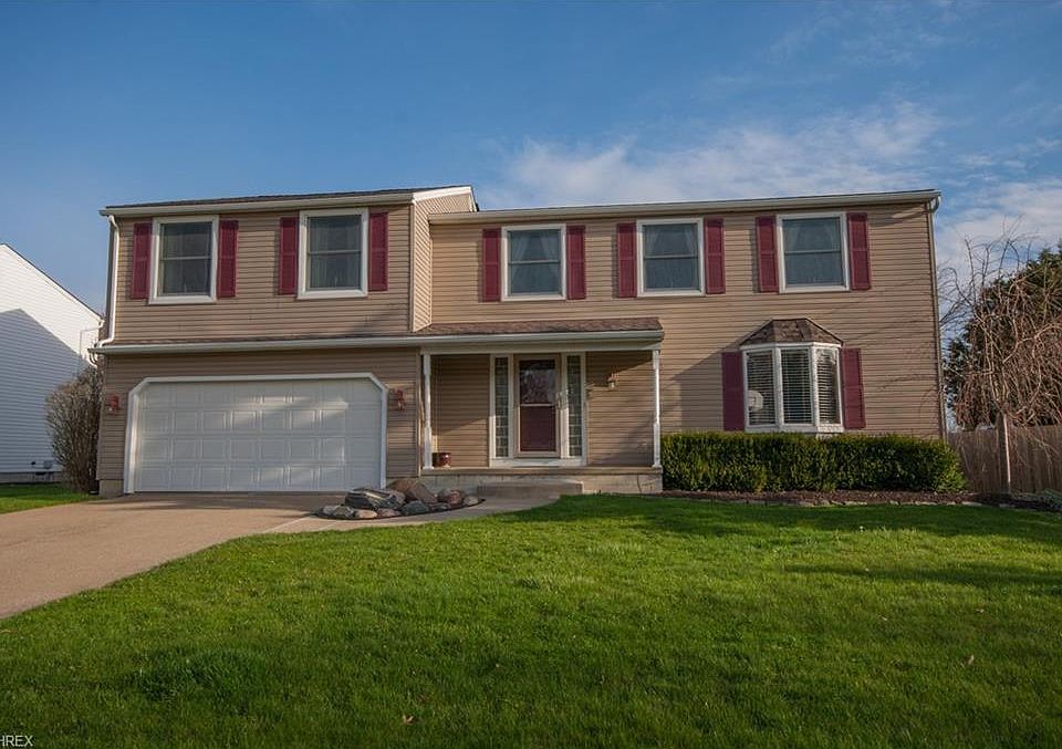 1st image of 975 Oakbrooke Dr