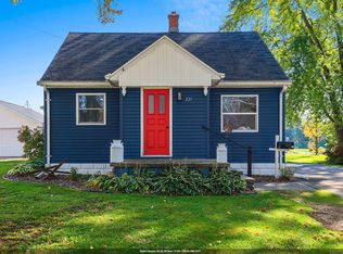 221 Darboy Rd, Combined Locks, WI 54113