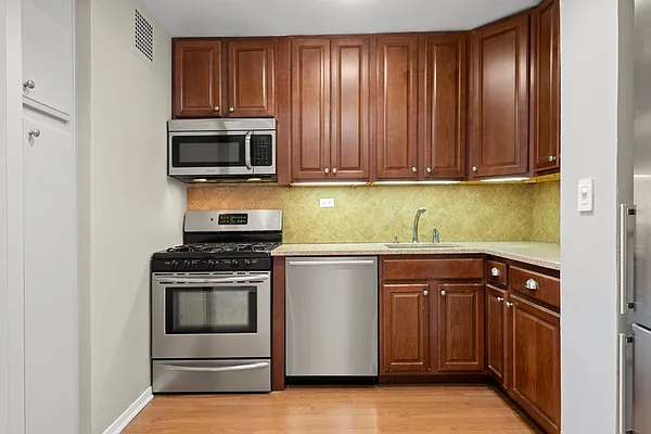 Sold by Compass | media 7