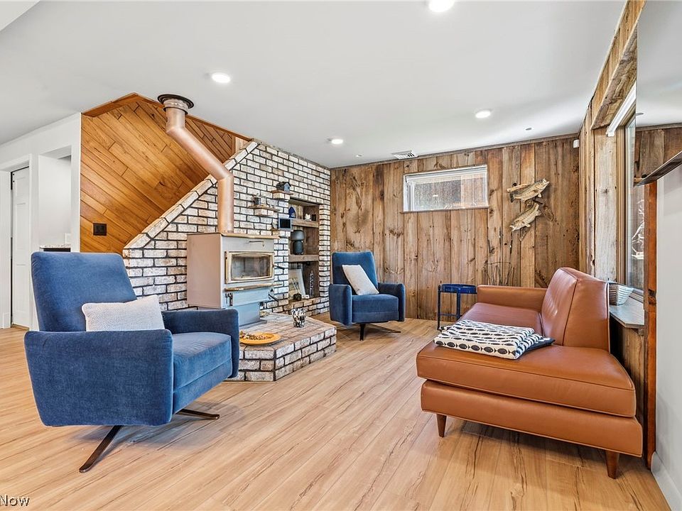 13th image of this home