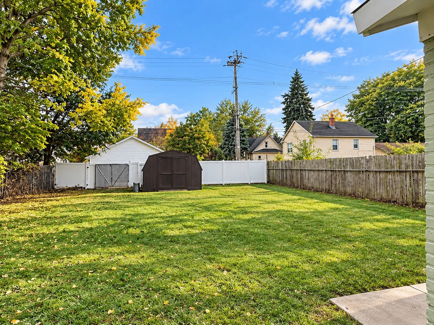 3 bed, 1873 sqft, $1,900 — Photo 2