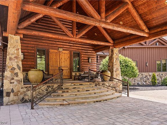 3rd image of 805 Cascades Dr