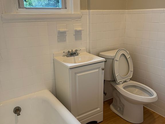 2nd image of 49 Fortfield Ave #2