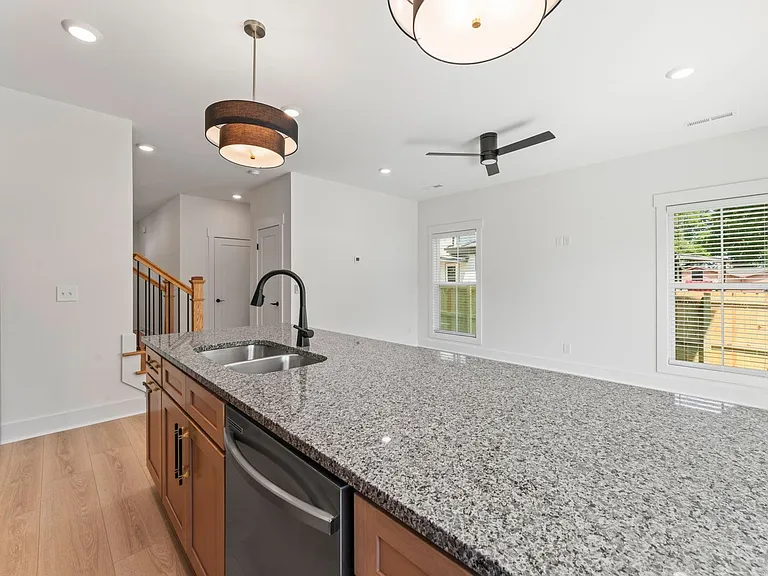 217 S Porter St — Photo 9