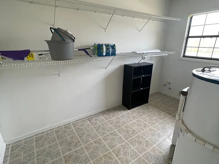 306 Meadowlark Ln — Photo 4