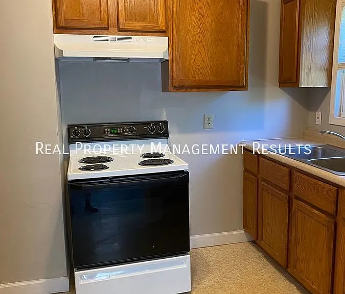 1208 Macarthur Dr — Photo 6
