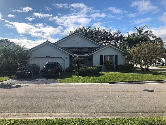 2nd image of 5502 Pine Cir