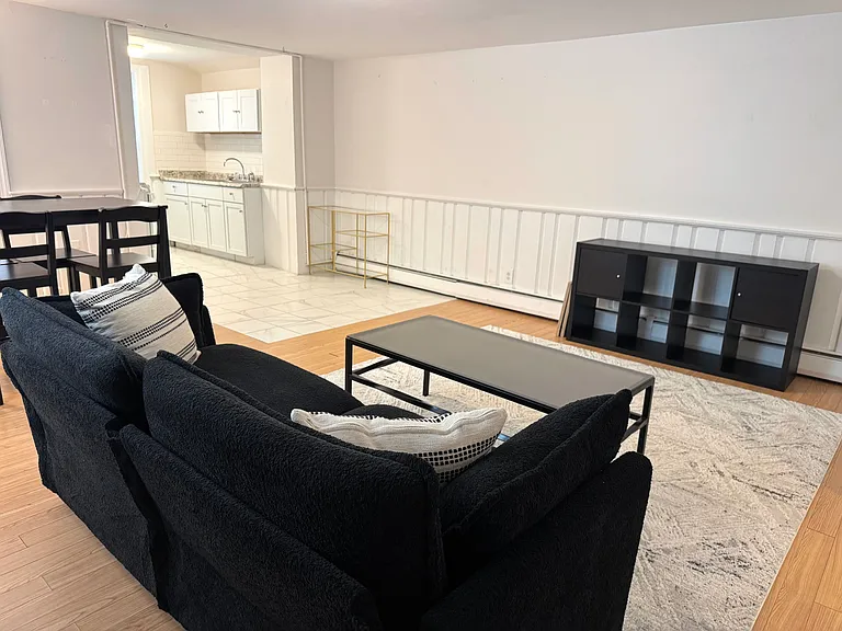 386 Brook St #1 — Photo 2