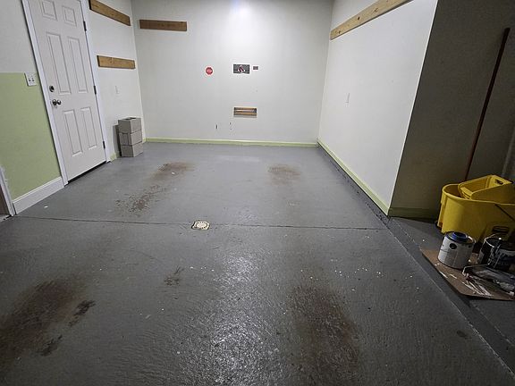 3rd image of 58 N Pine St