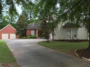 832 Berry Ln, Auburn, AL 36830