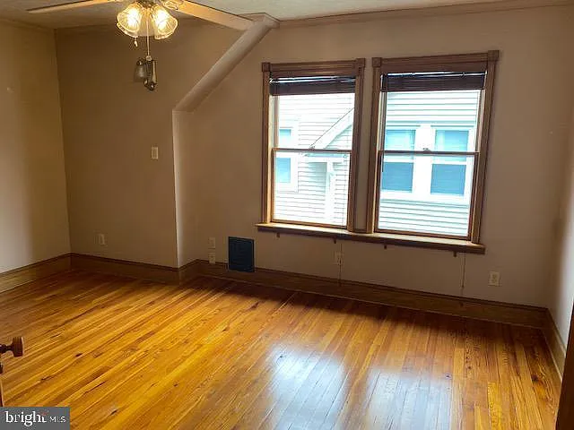 30 Thomas Ave — Photo 10