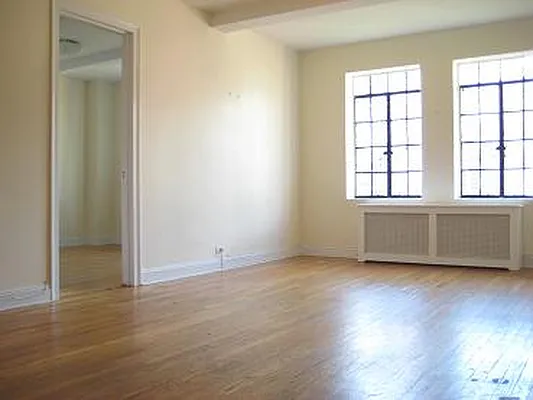 Rented by Segallis Real Estate | media 80