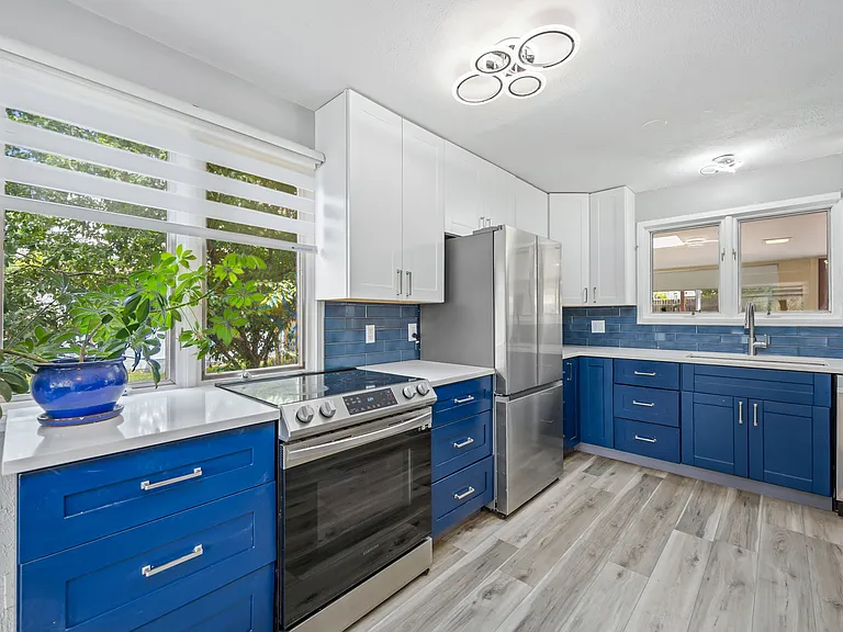 6408 S Louthan St — Photo 4