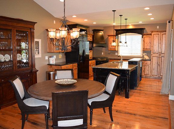 5th image of 781 Eastview Cir