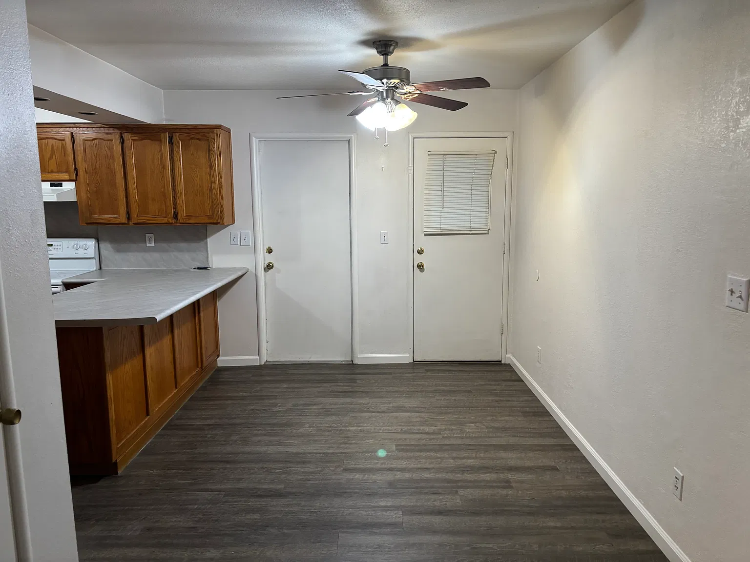 3 bed, 1299 sqft, $2,000 — Photo 3