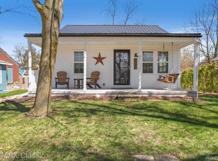 1510 Nightingale Rd, Wixom, MI 48393