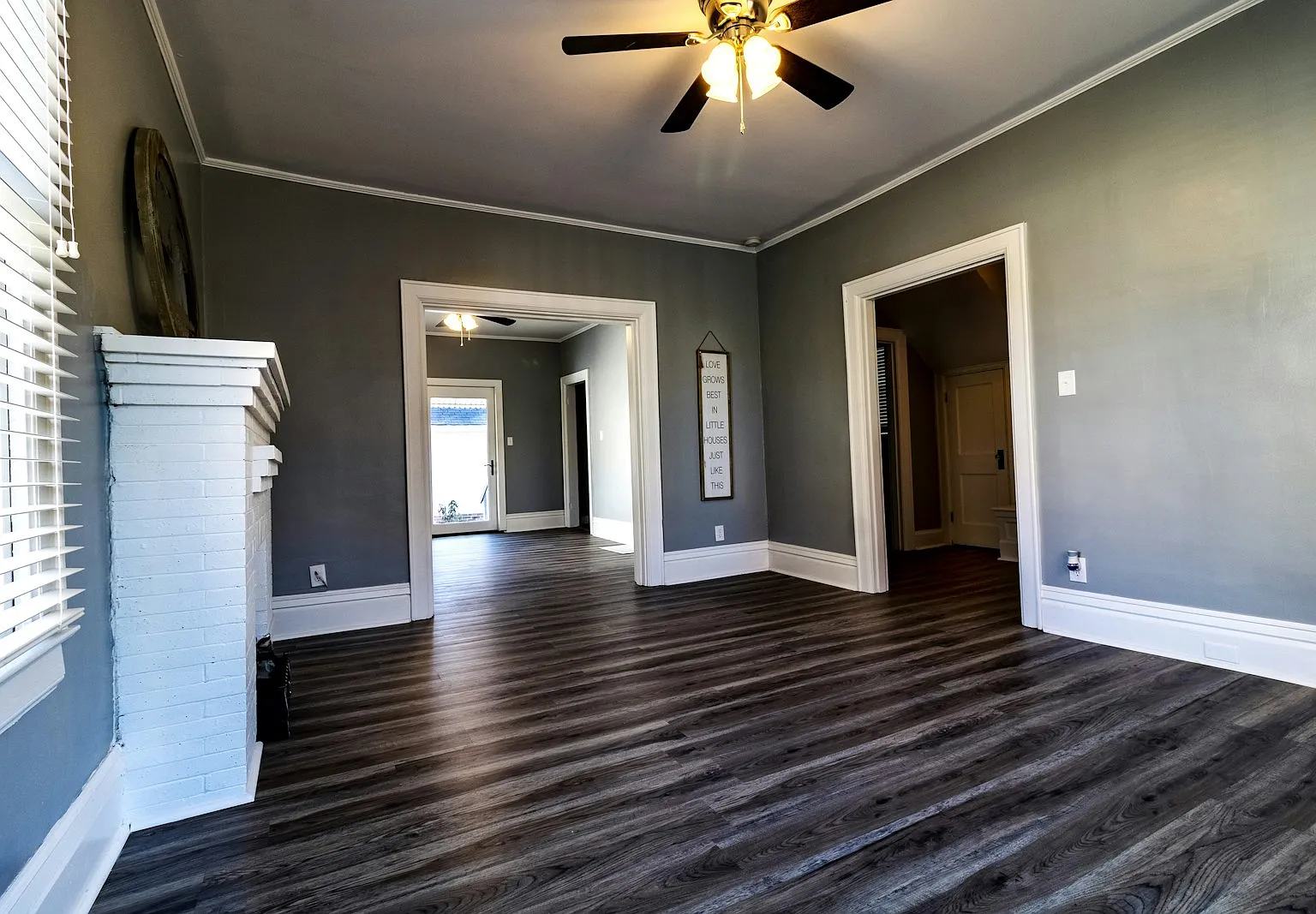 922 Charles Court — Photo 4