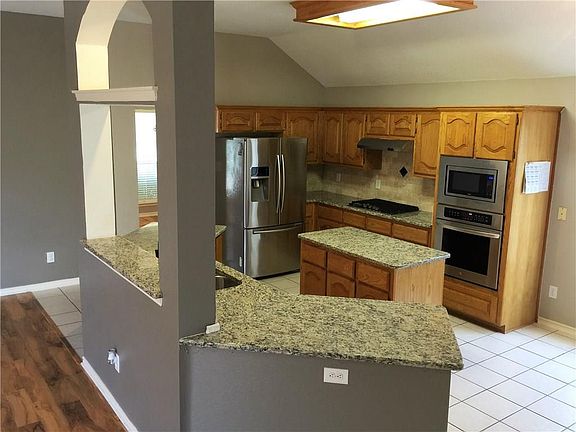 5th image of 3707 Blossom Dr