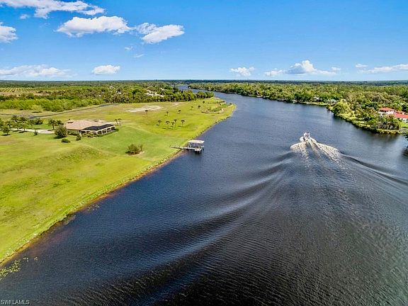 4th image of 2520 Caloosa Shores Dr