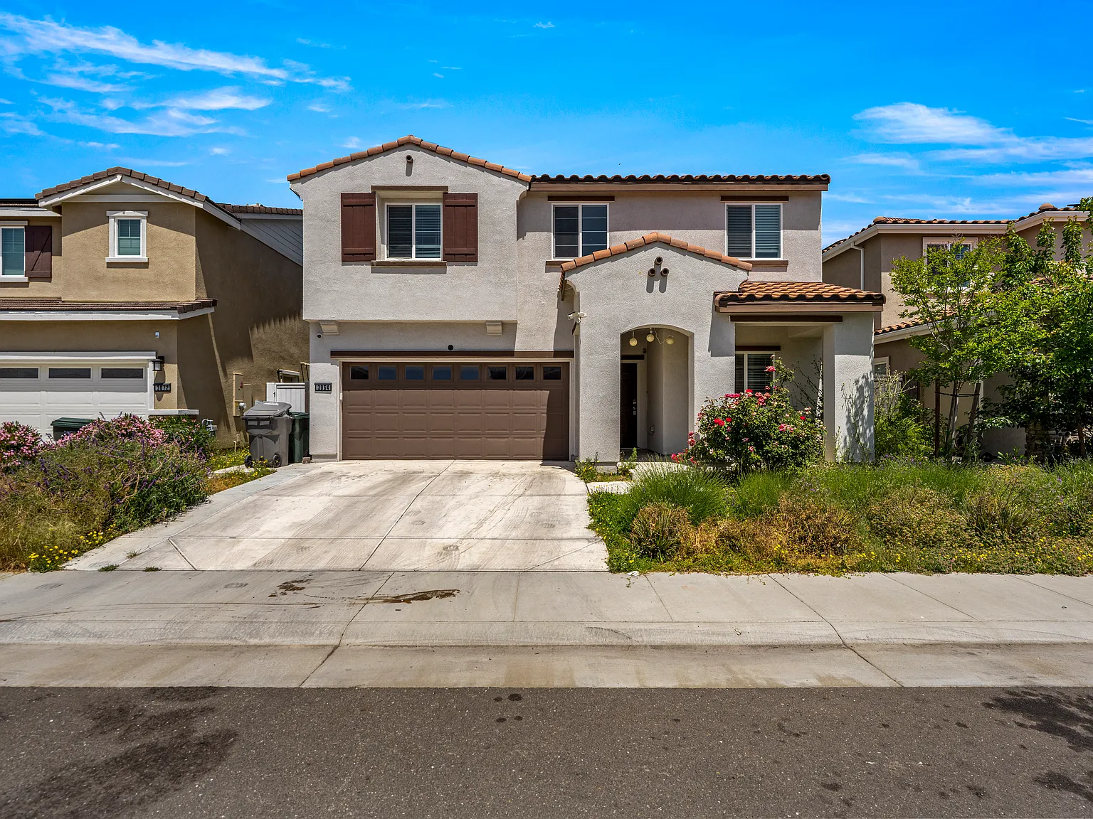 4 bed, 2213 sqft, $2,900 — Photo 1